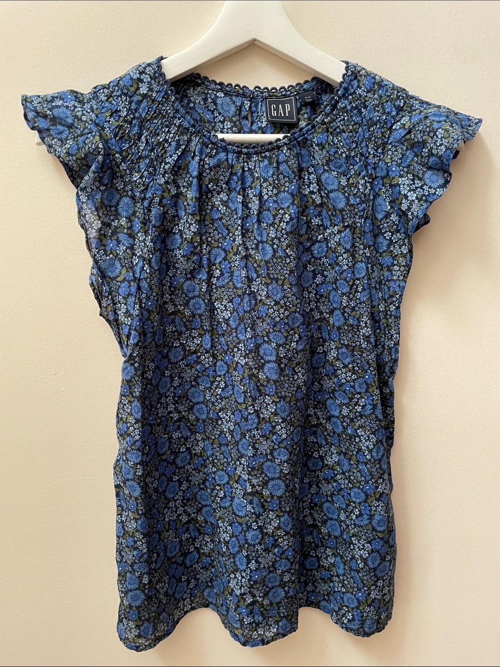 GAP Navy and Blue Floral Ruffle Sleeve Shirred Blouse